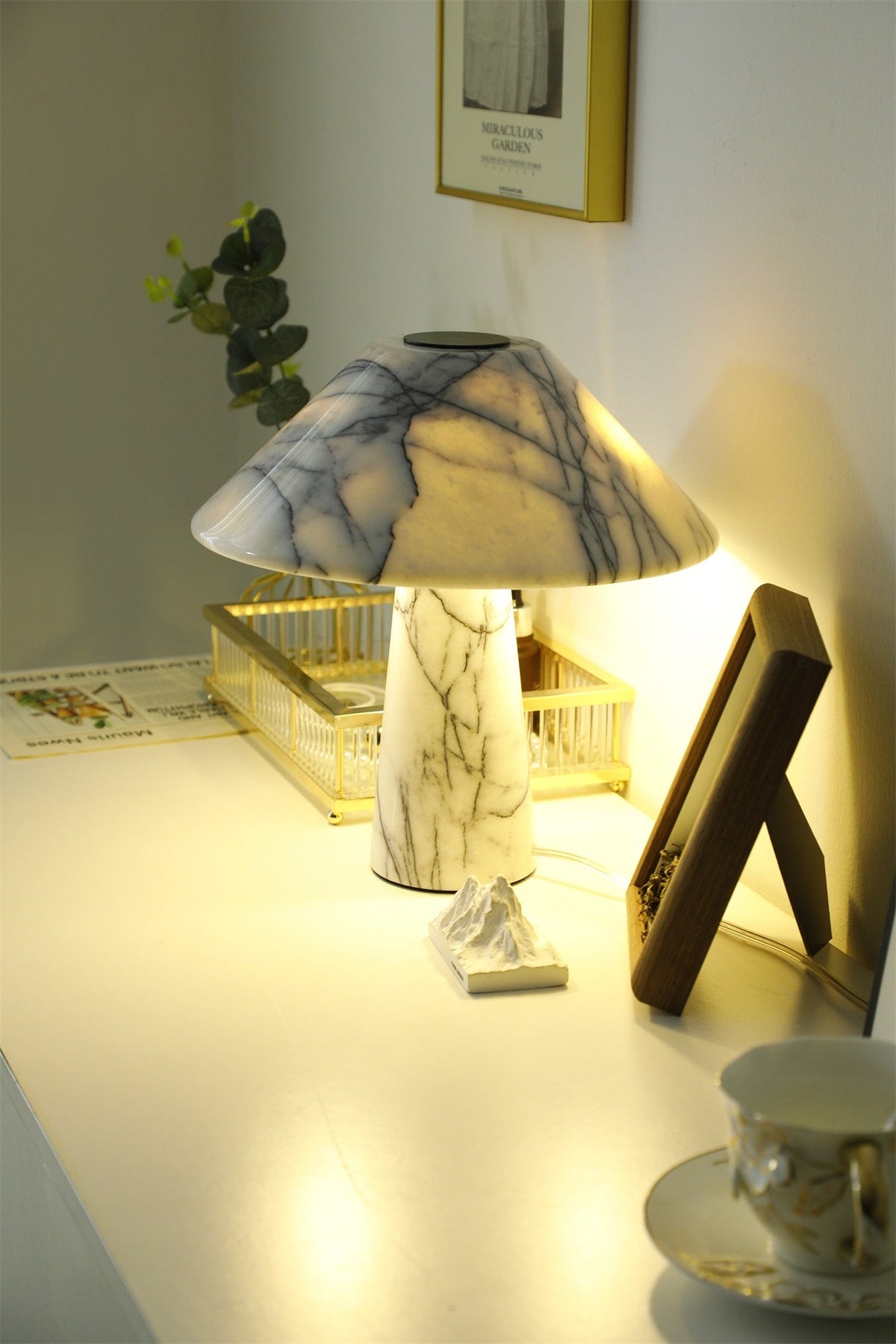 Dashiell moderne marmorbordlampe