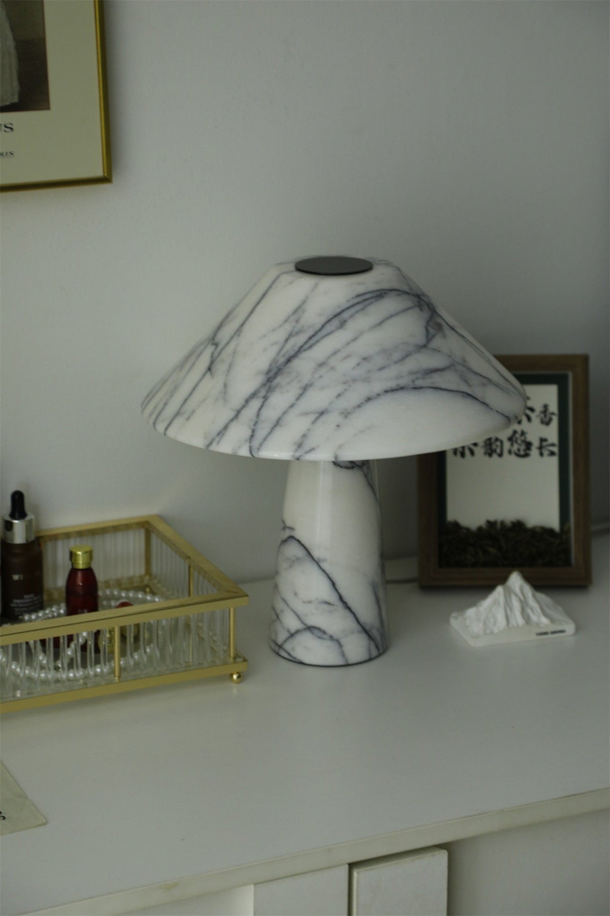Dashiell moderne marmorbordlampe