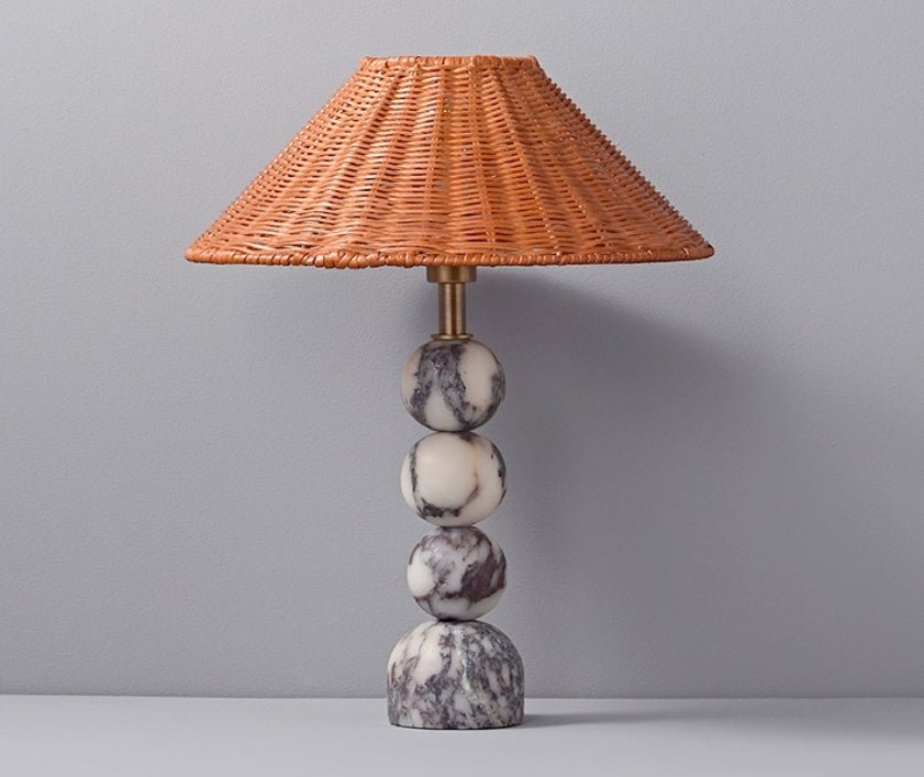 Canarora bordslampa med marmorklot och rotting