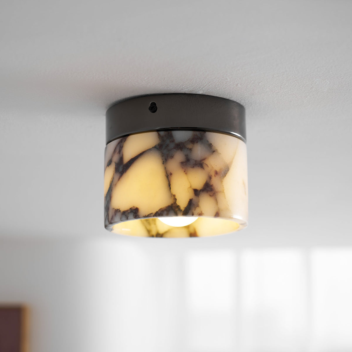 Selielle rund loftslampe i marmor