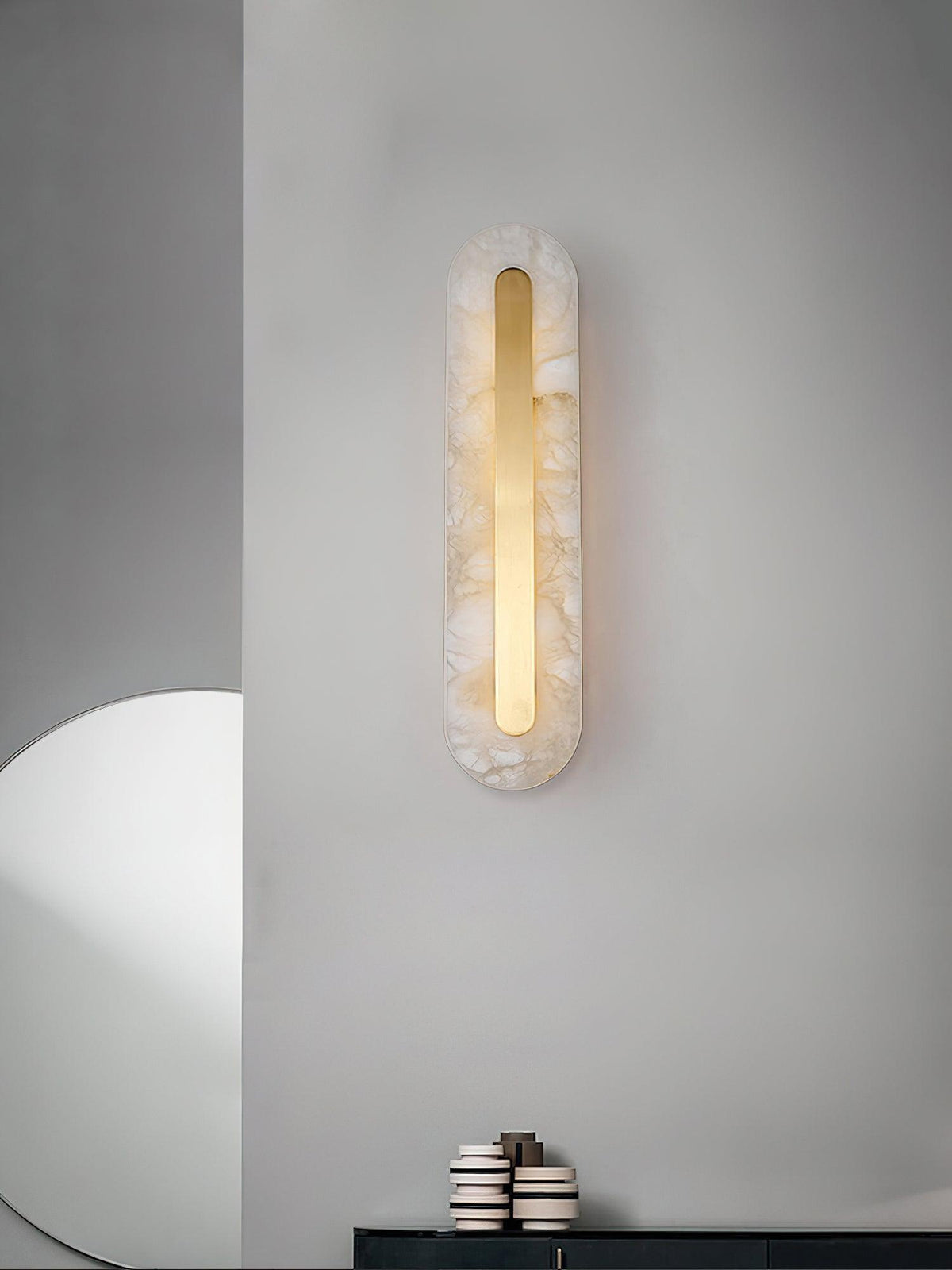 Selvia minimalistisk vägglampa i alabaster