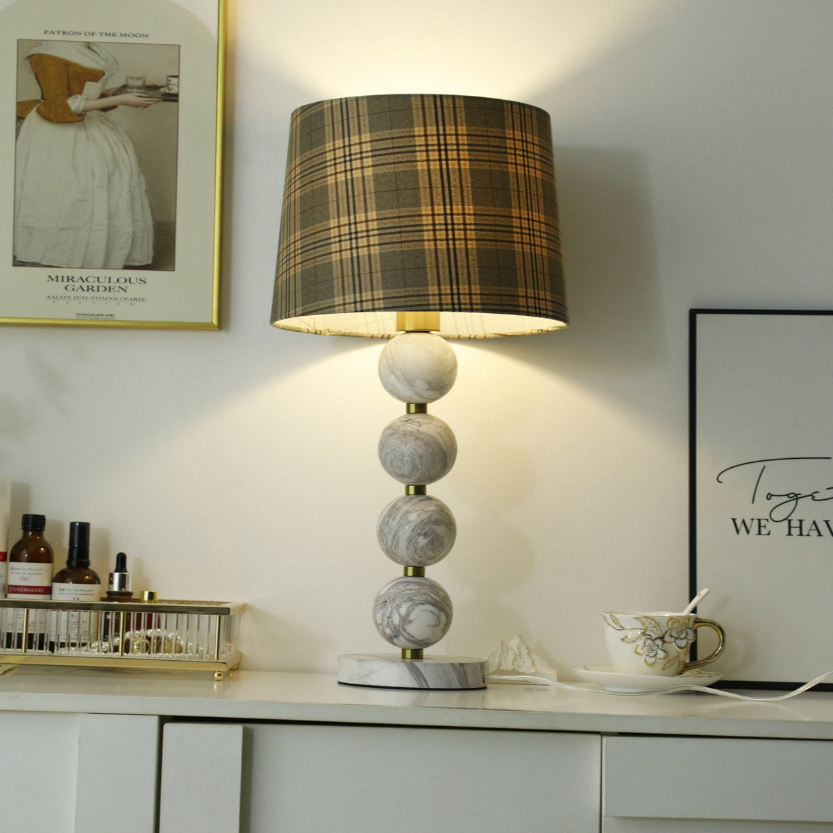 Rowan modern bordslampa i marmor