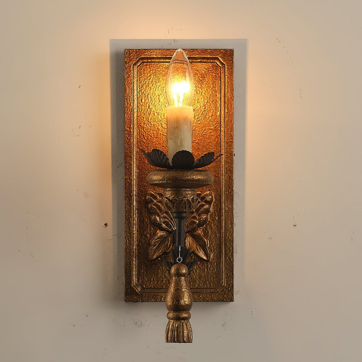 Candeeiro de parede Aldearia em madeira, de elegância vintage