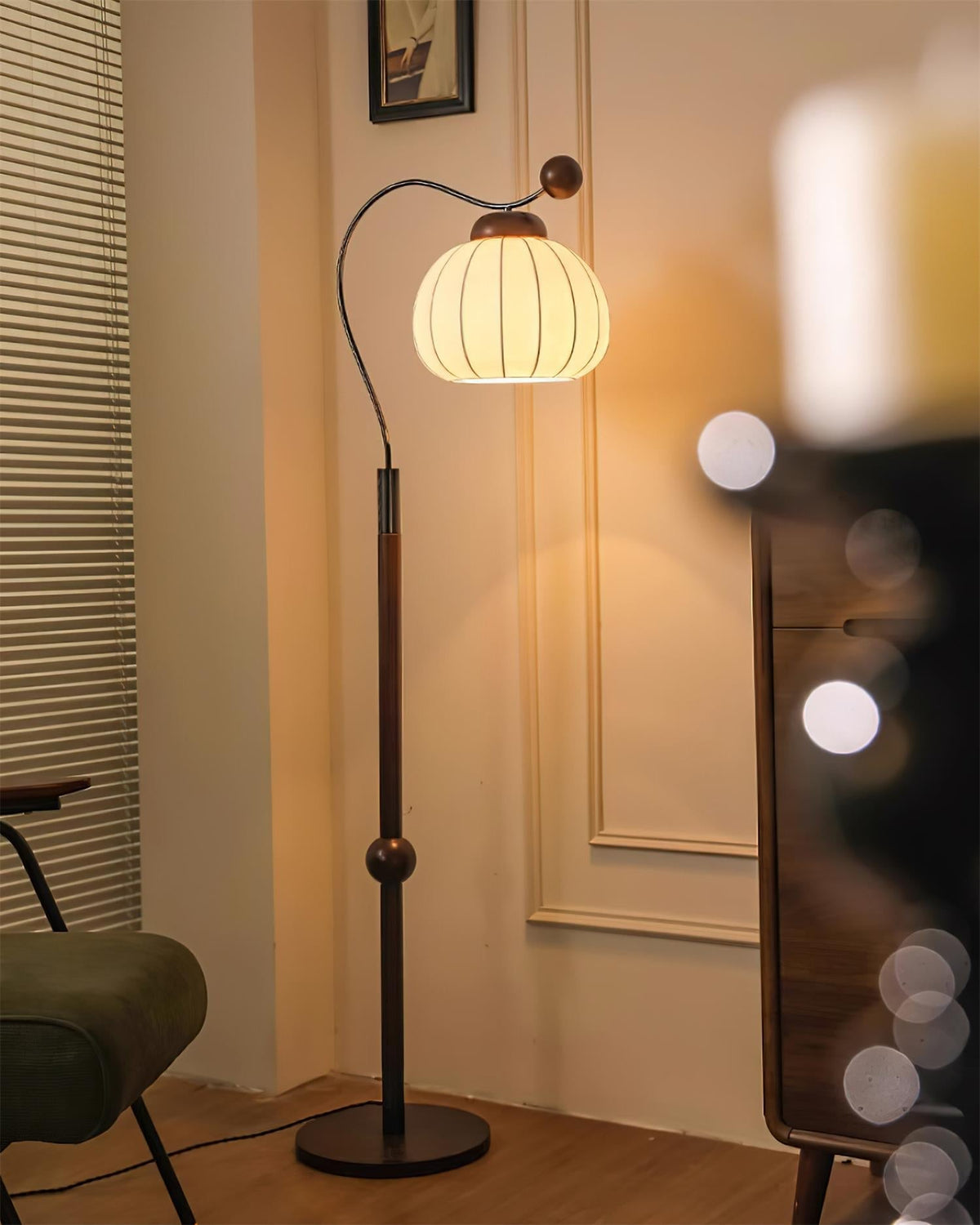 Lumanella Floor Lamp