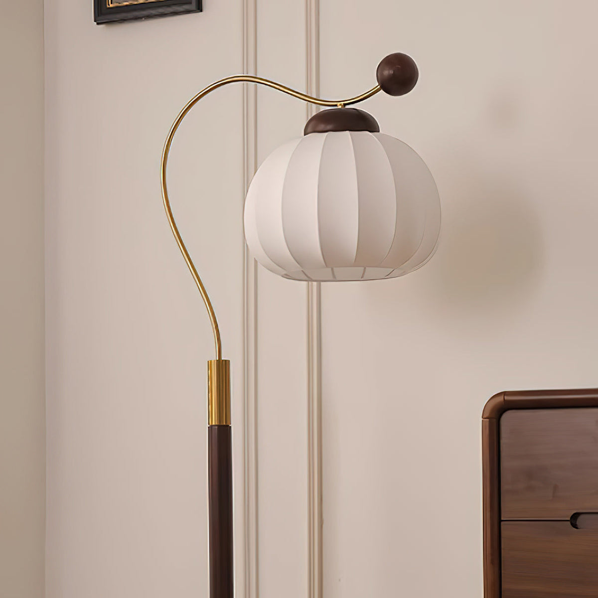 Lumanella Floor Lamp