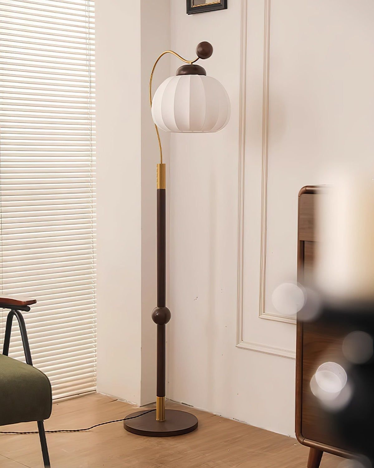 Lumanella Floor Lamp