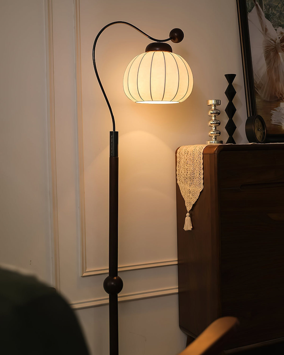 Lumanella Floor Lamp