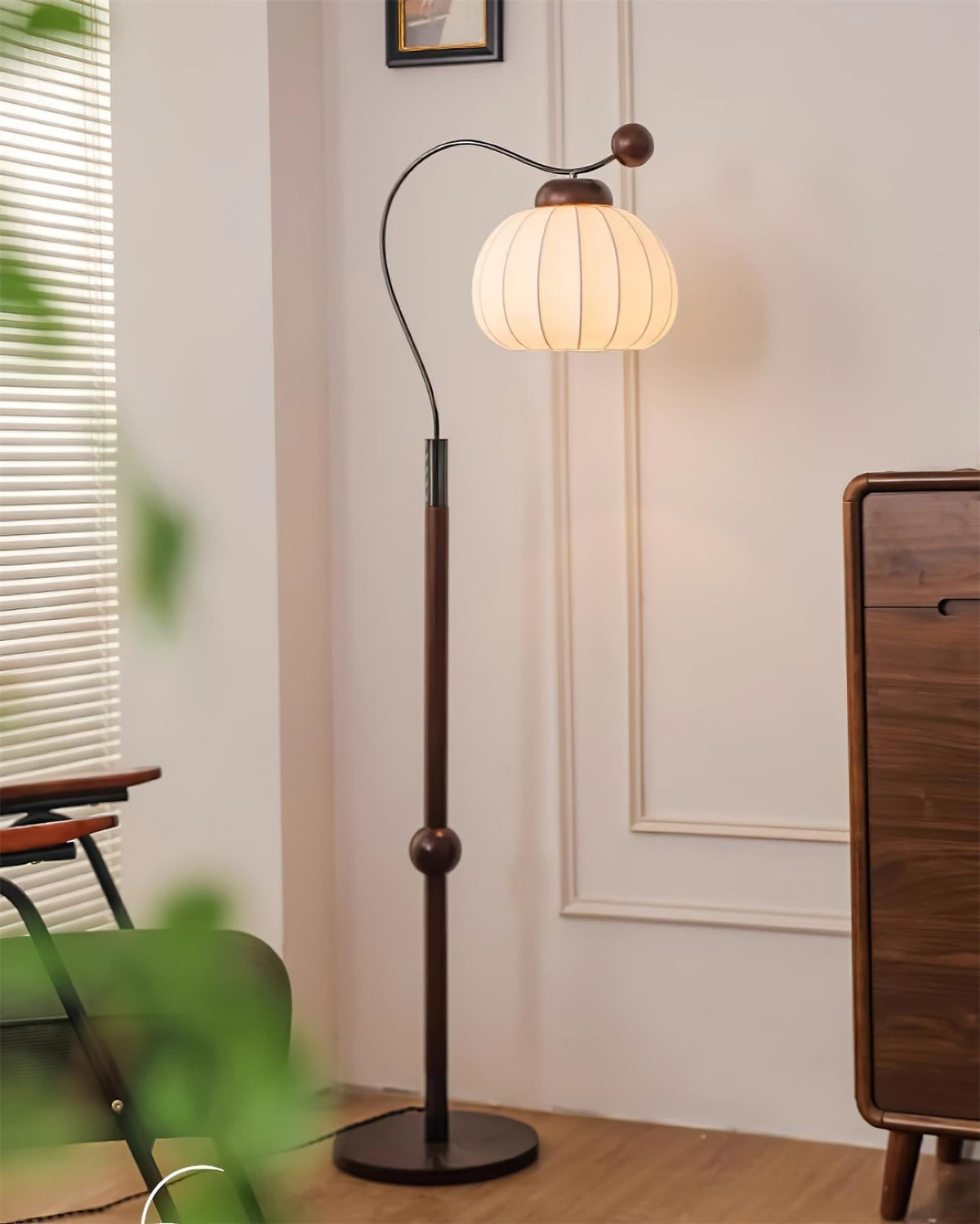 Lumanella Floor Lamp