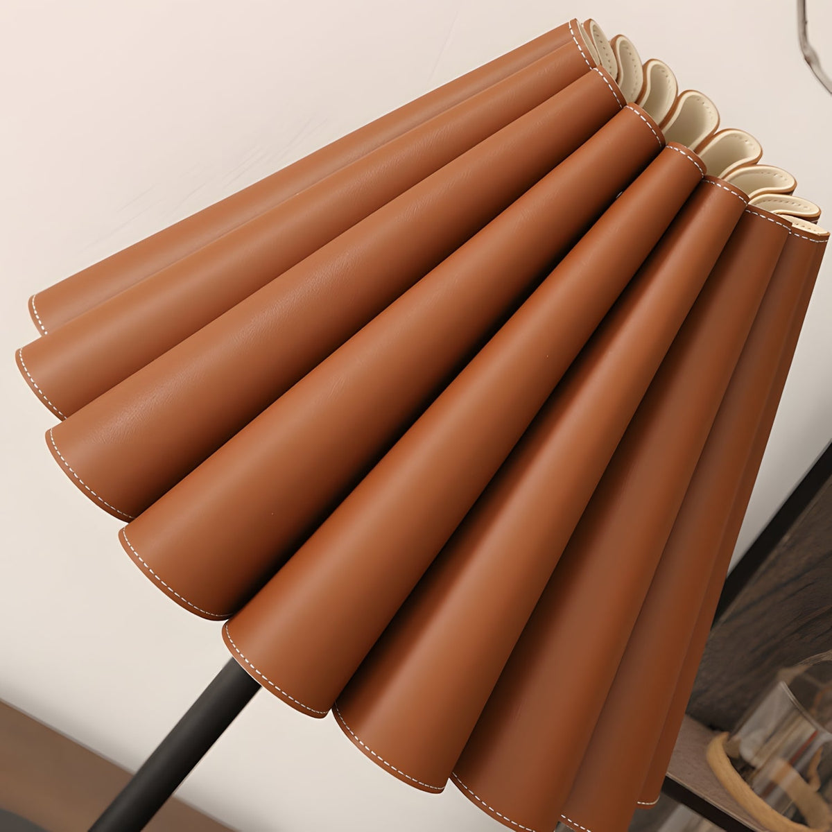 Laurel Pleat-bordlampe