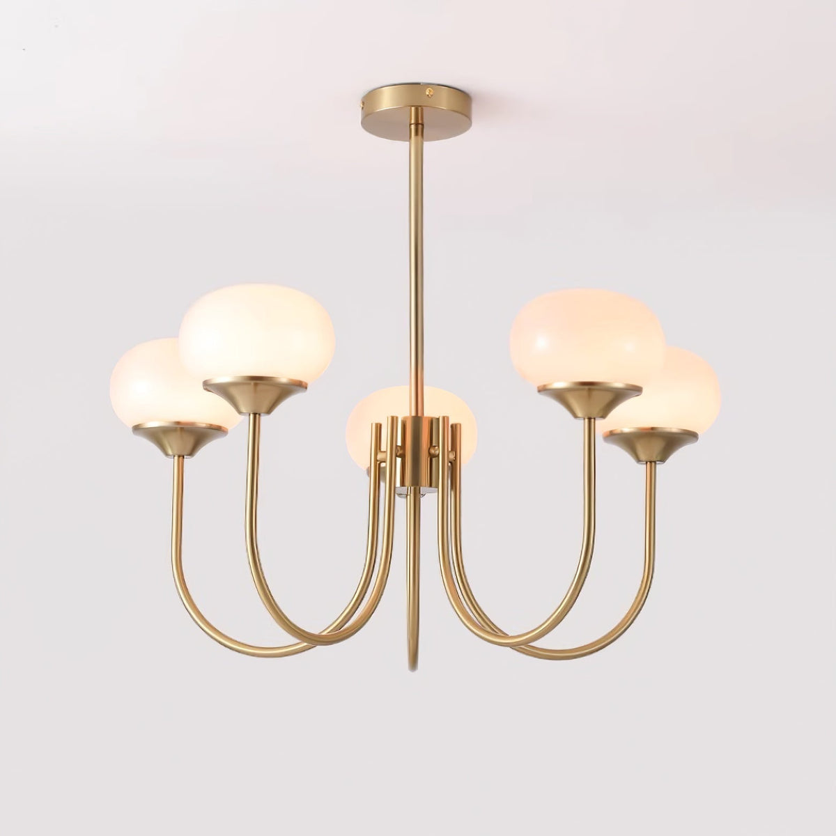 Candelabro Velenian com globo de vidro cor-de-rosa e dourado