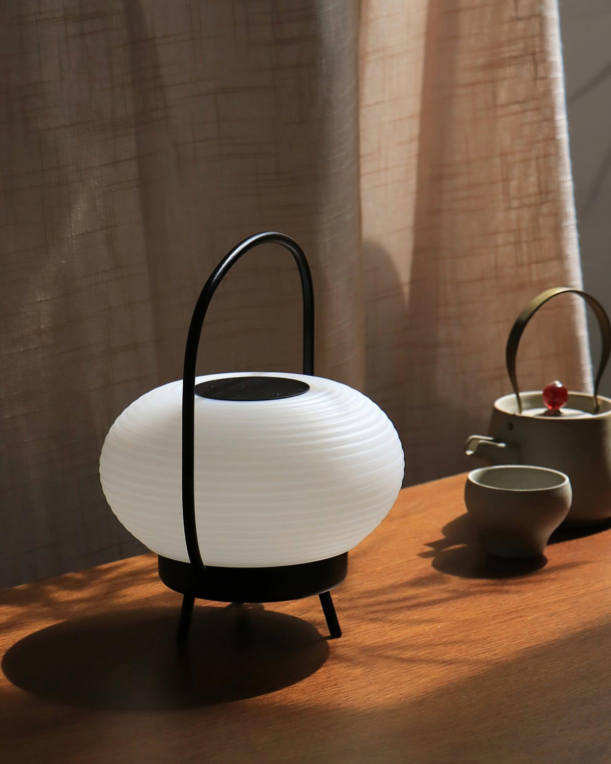Saelan minimalistisk bordslampa
