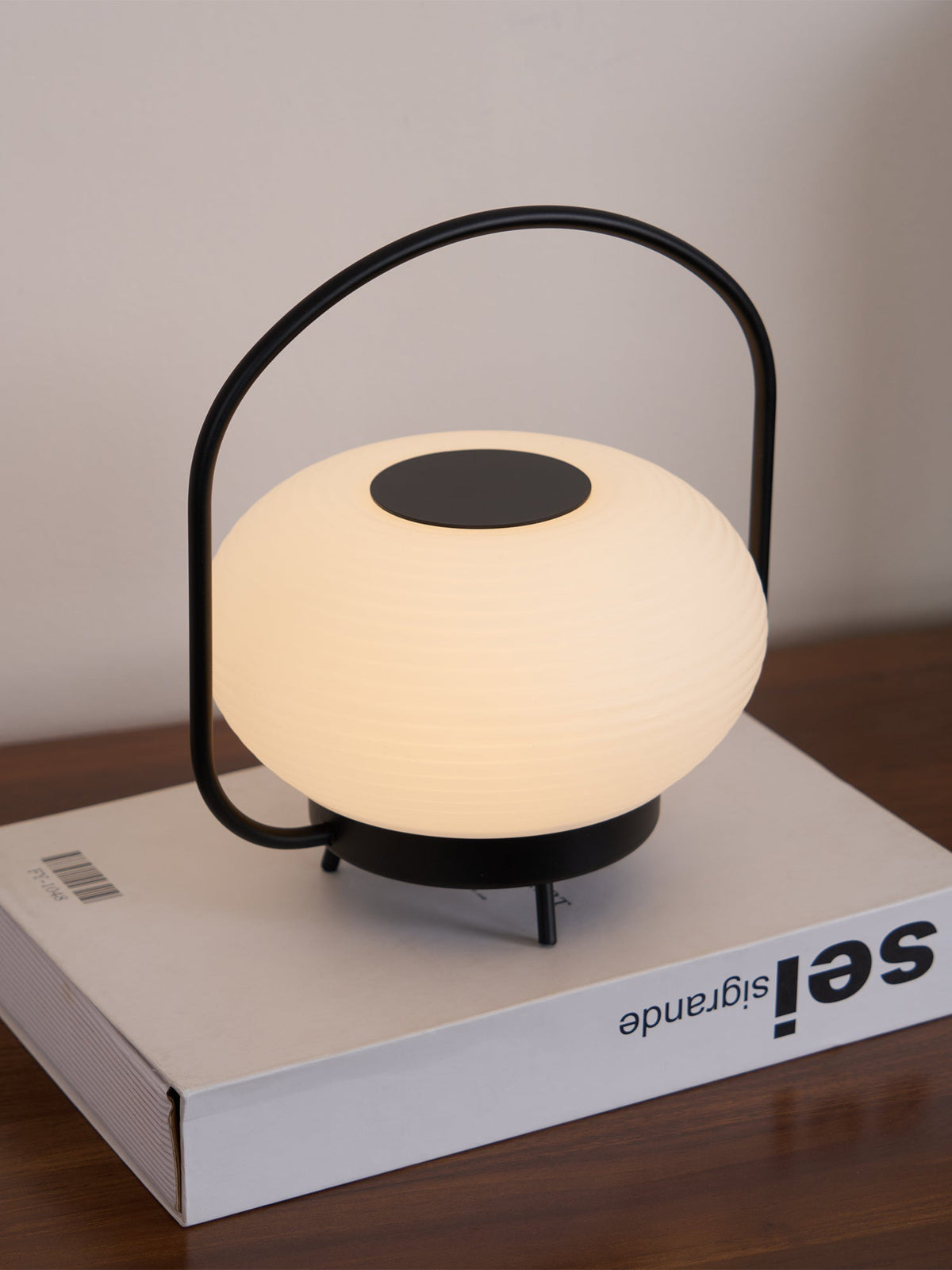 Saelan minimalistisk bordslampa
