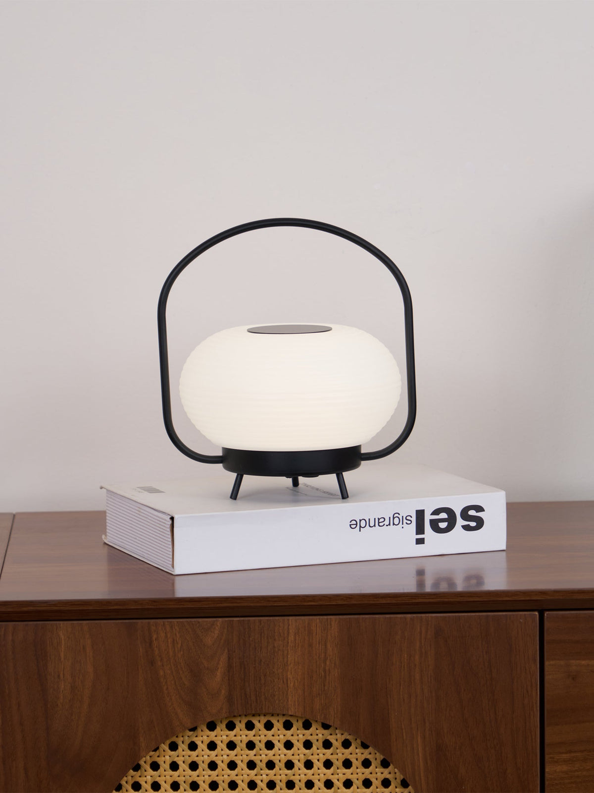 Saelan minimalistisk bordslampa
