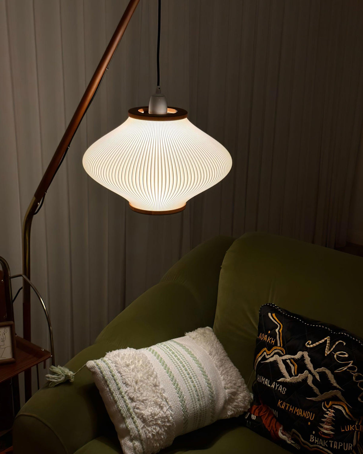 Candeeiro de pé em madeira e vidro de estilo Mid-Century Ervenil