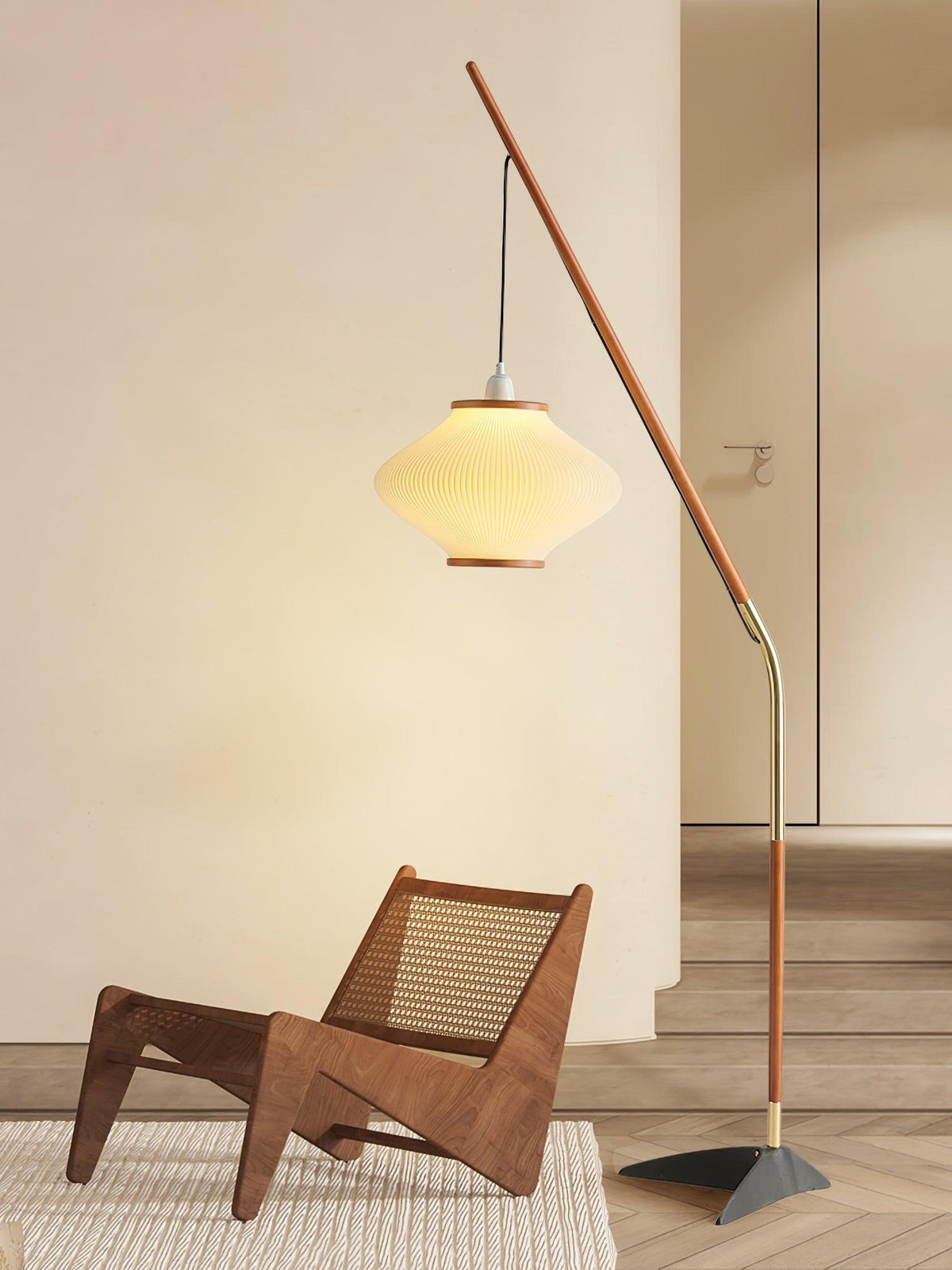 Candeeiro de pé em madeira e vidro de estilo Mid-Century Ervenil