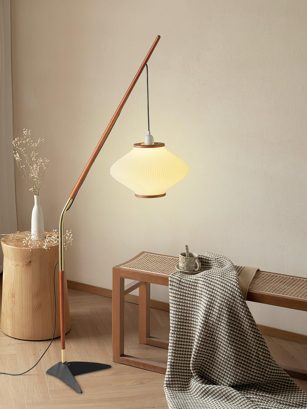 Candeeiro de pé em madeira e vidro de estilo Mid-Century Ervenil