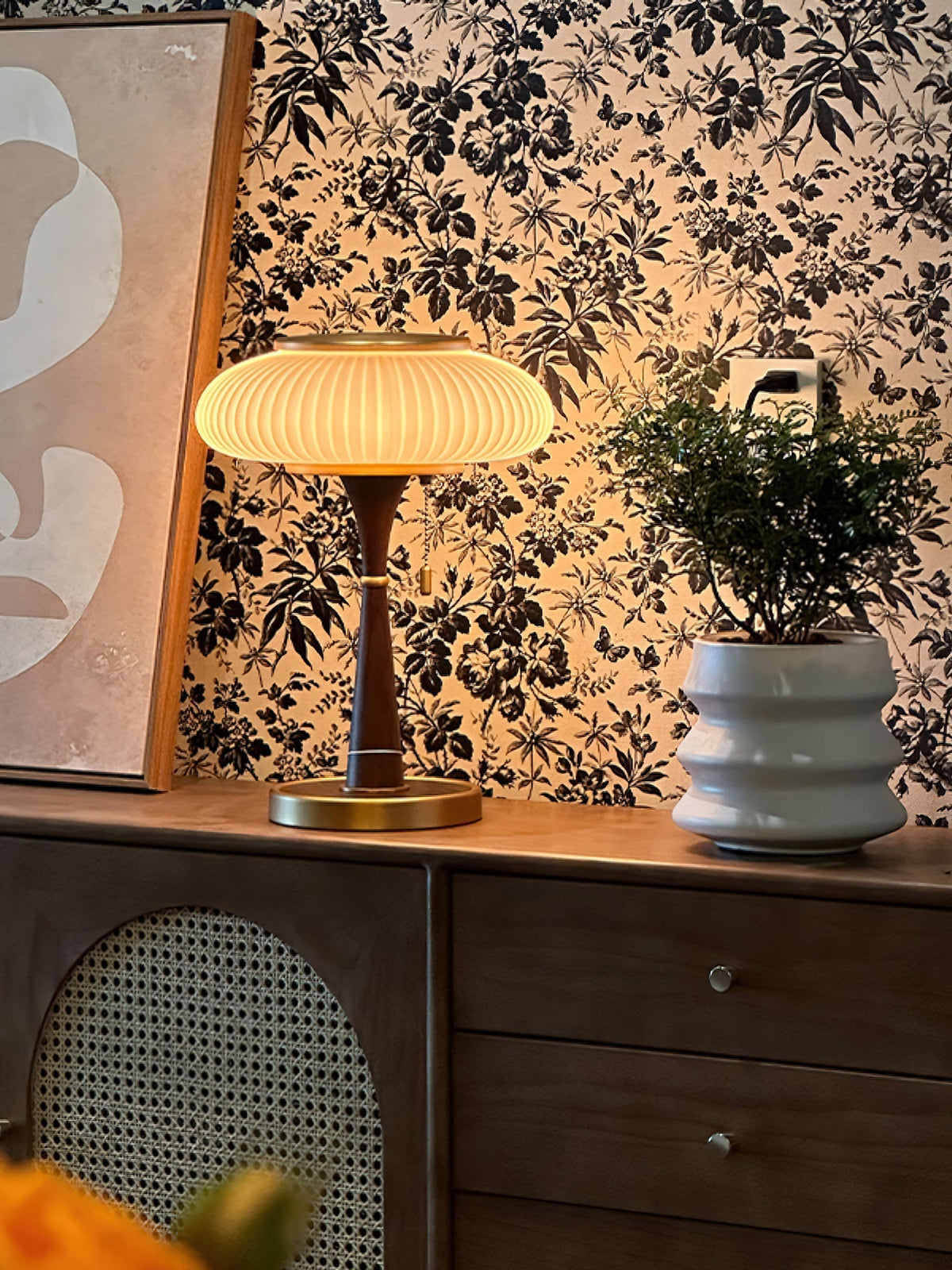 Vevelo vintagebordlampe i træ