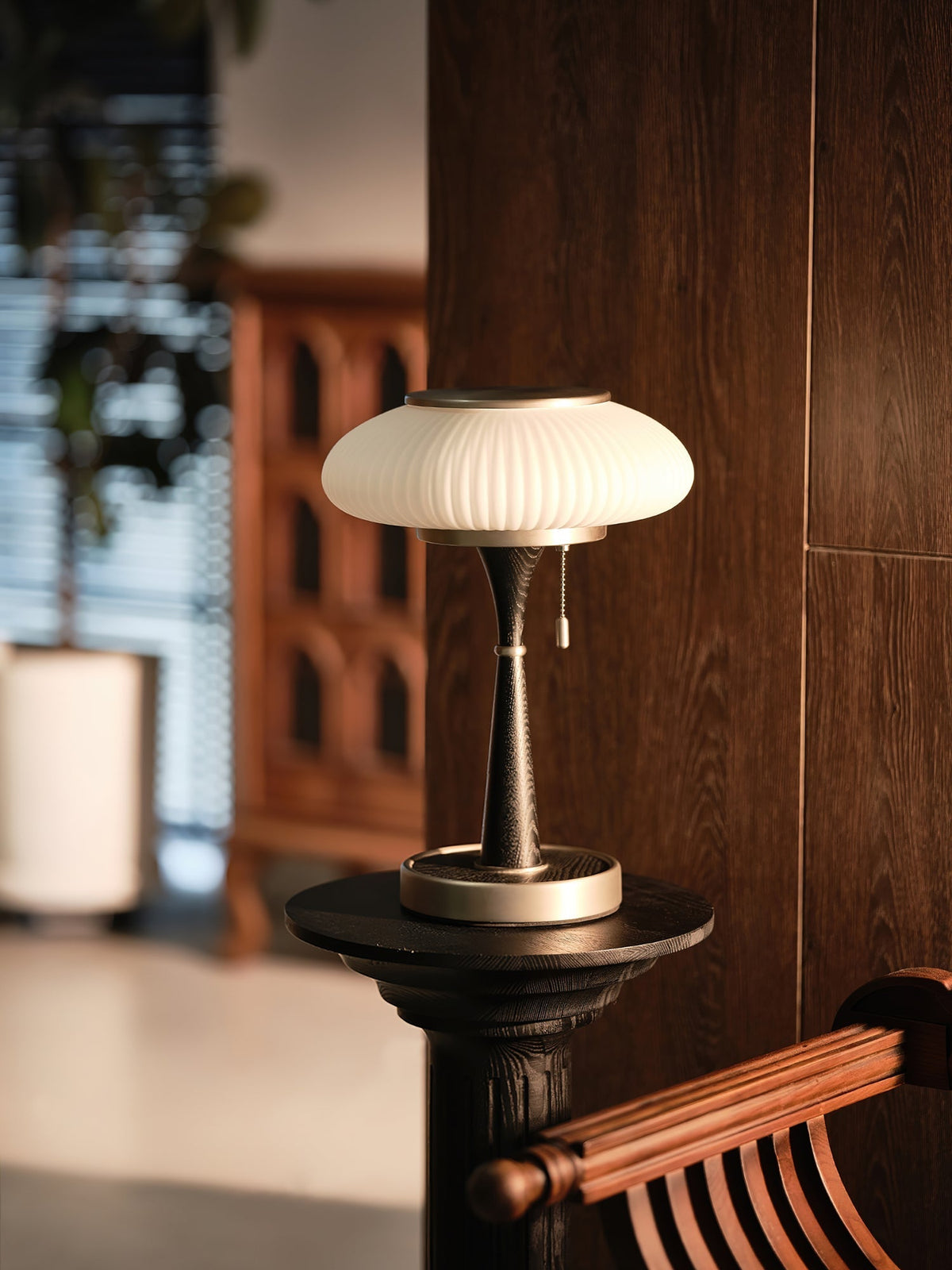 Vevelo vintagebordlampe i træ