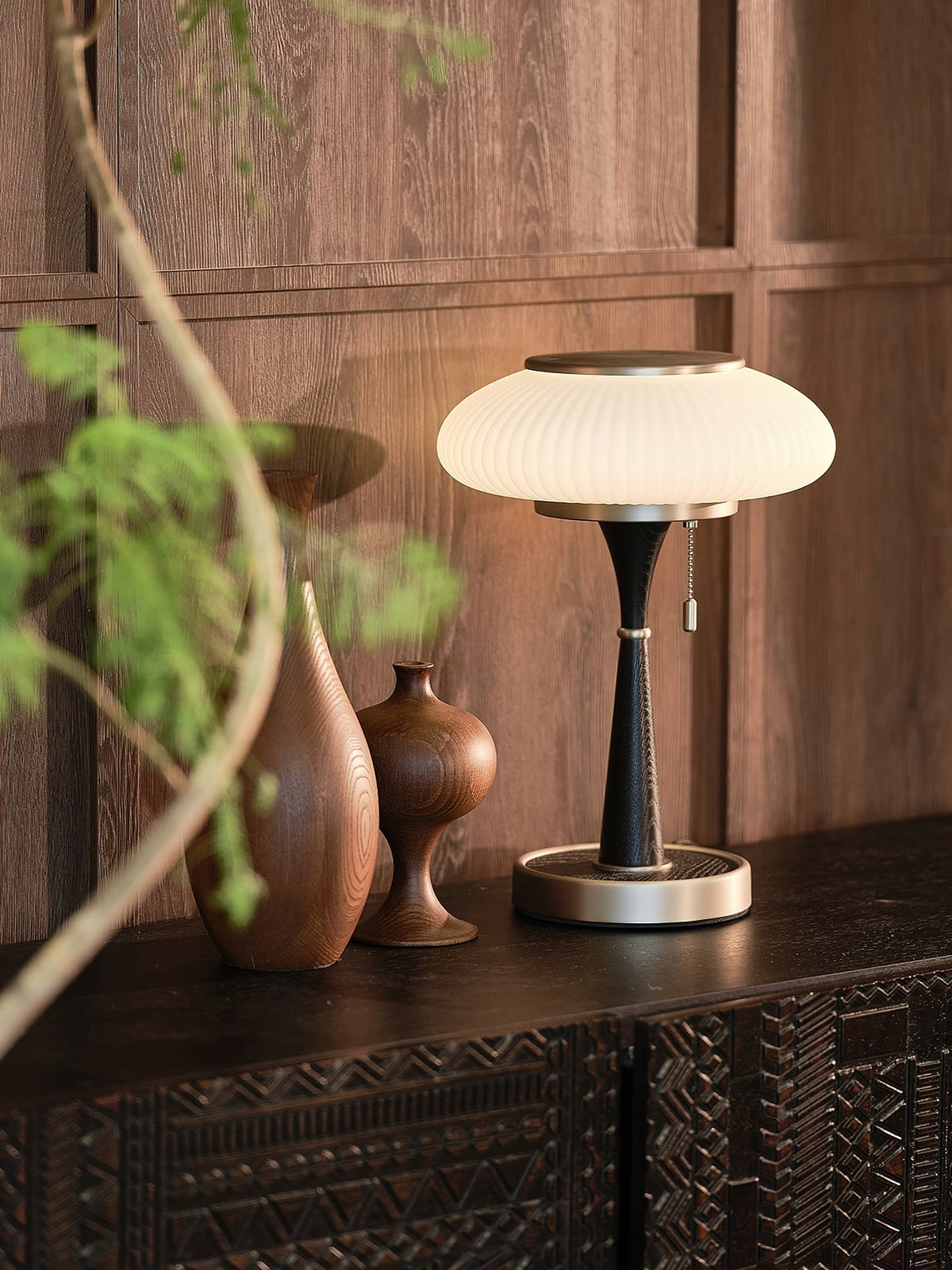 Vevelo vintagebordlampe i træ