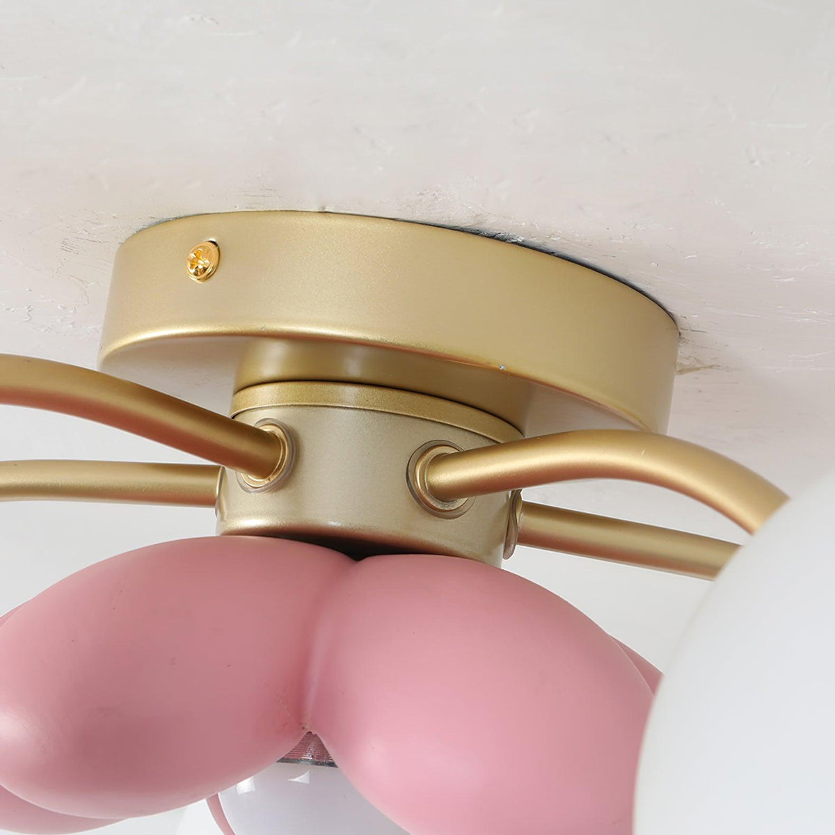 Candeeiro de teto com pétalas cor-de-rosa Nirox