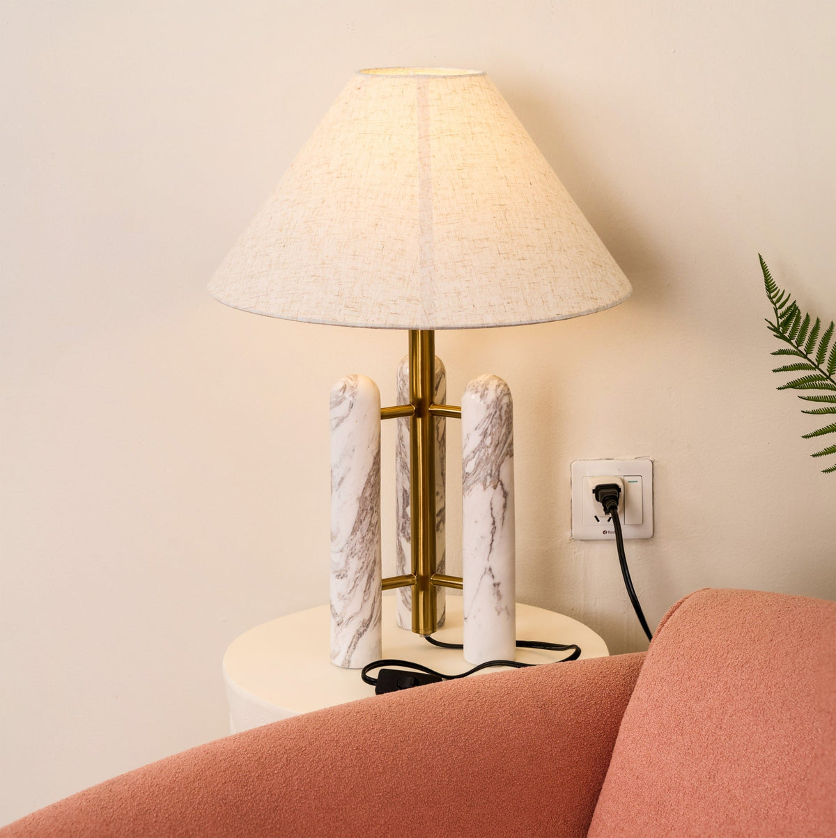 Trio moderne marmorbordlampe