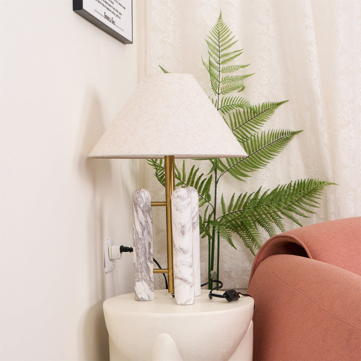 Trio moderne marmorbordlampe