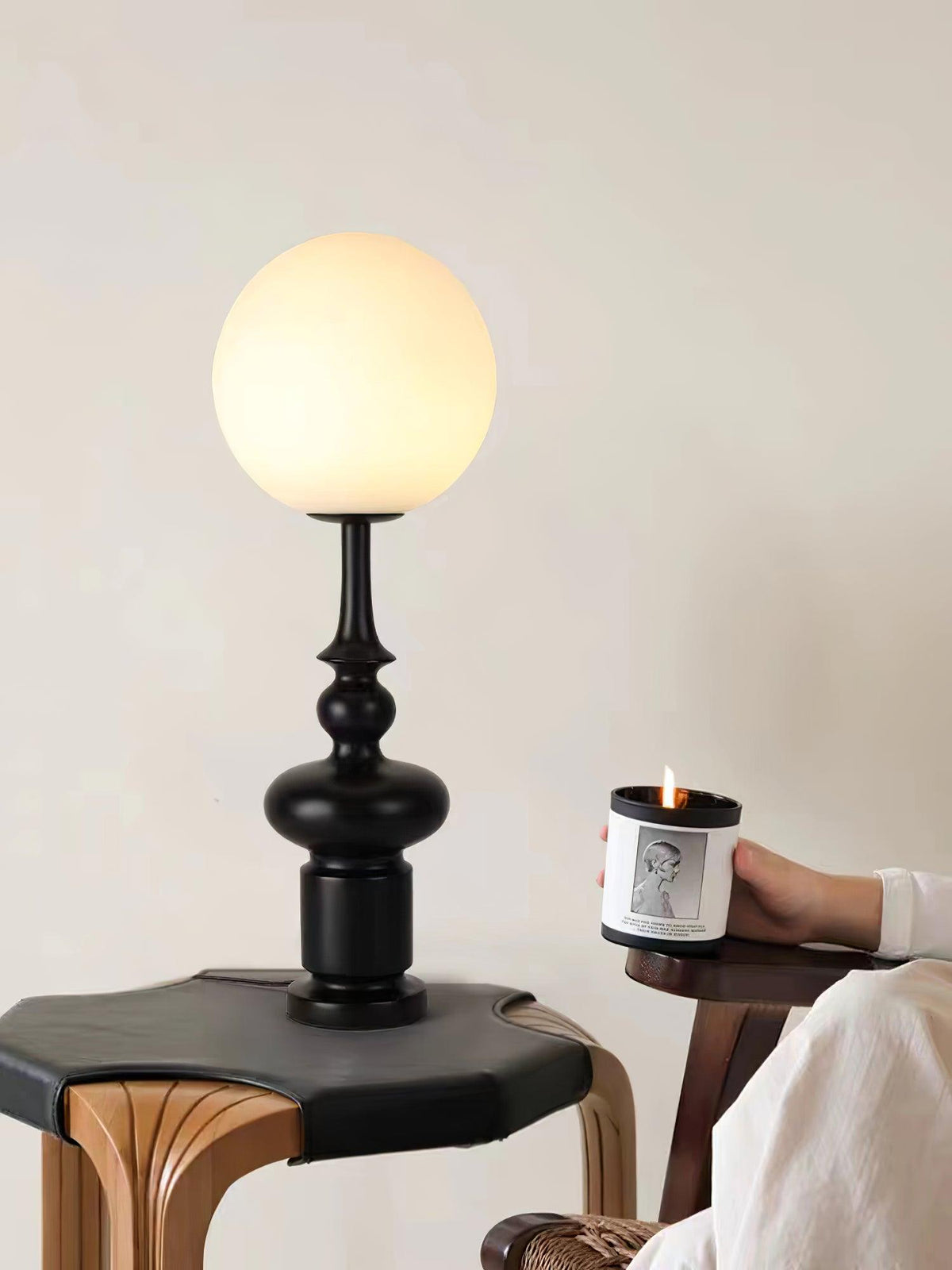 Soralise bordlampe med romersk søjle