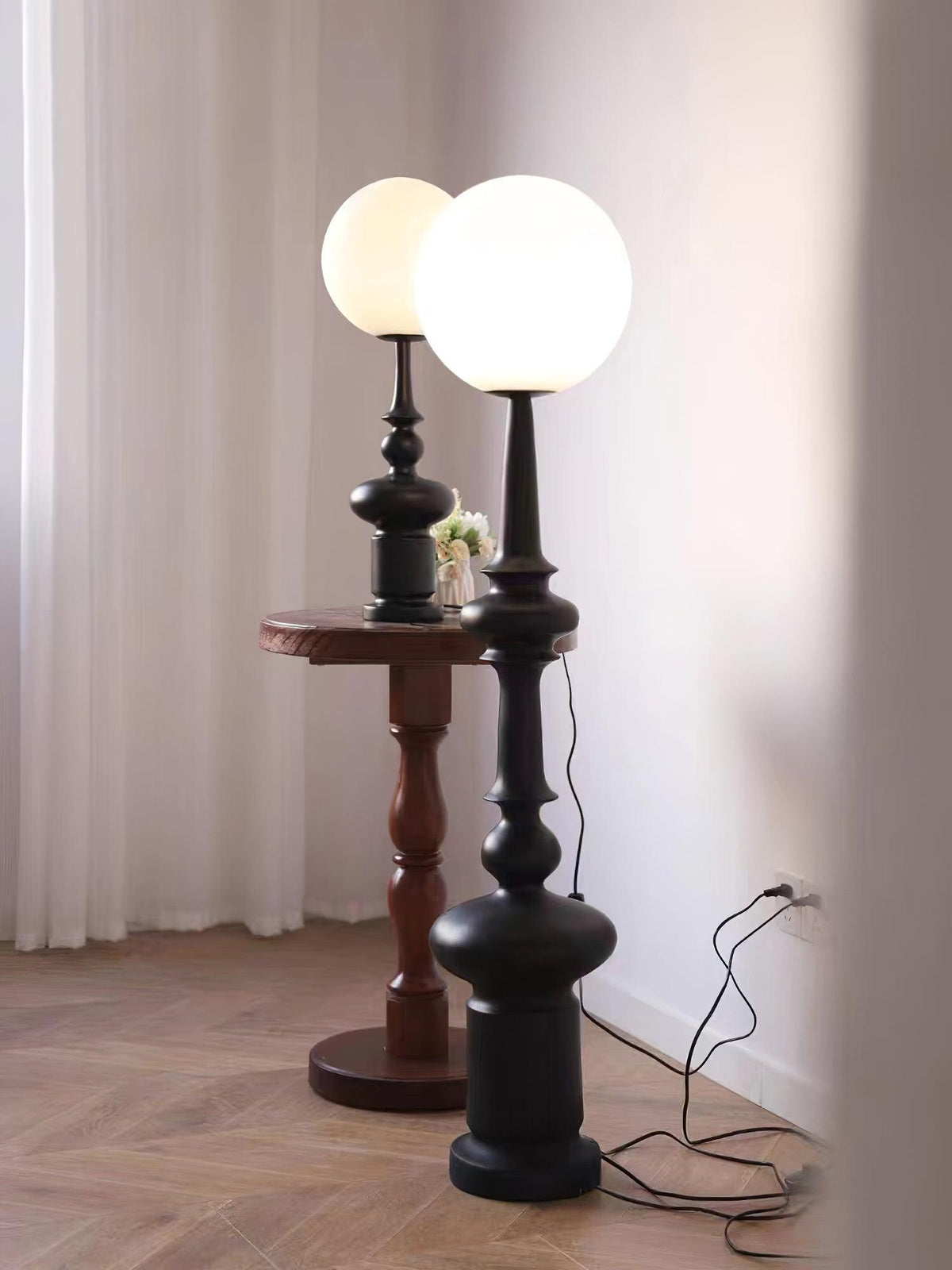 Soralise bordlampe med romersk søjle