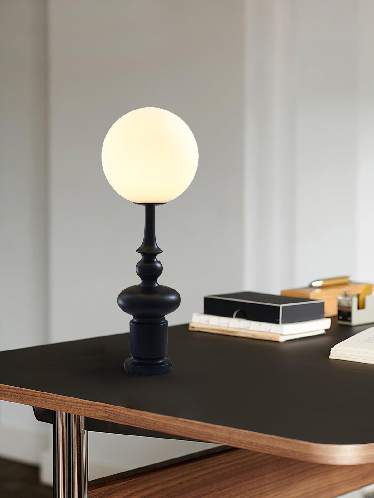 Soralise bordlampe med romersk søjle