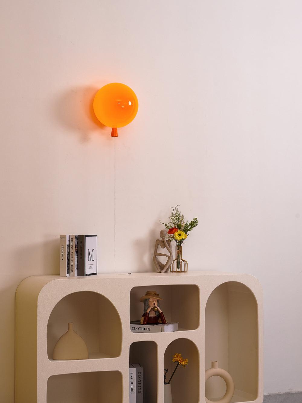 Luz de parede Kiri Cheerful Balloon Dream em plástico