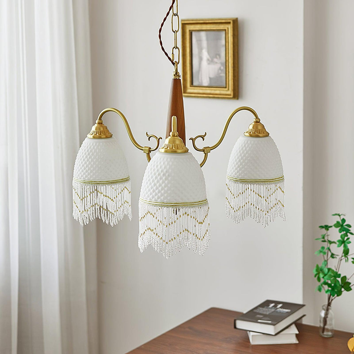 Yaves vintagekrona med tofs och glas