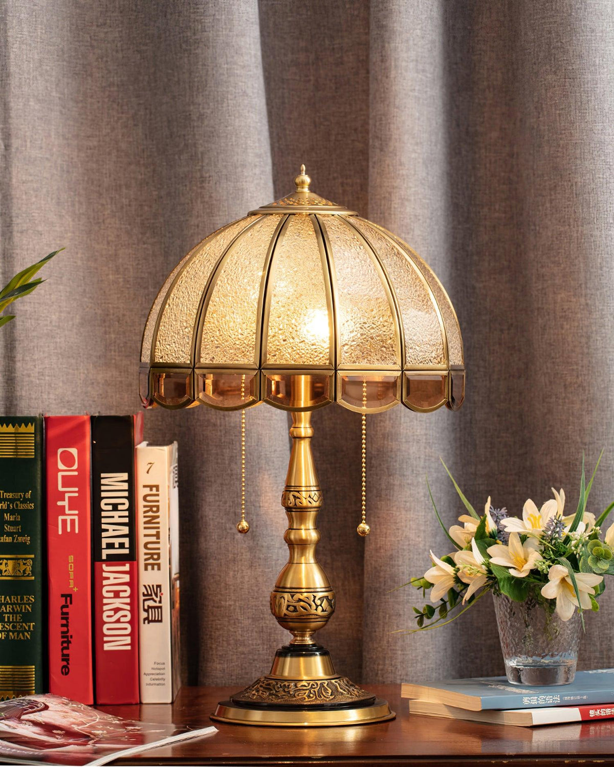 Brillix glamourøs bordlampe i messing og glas