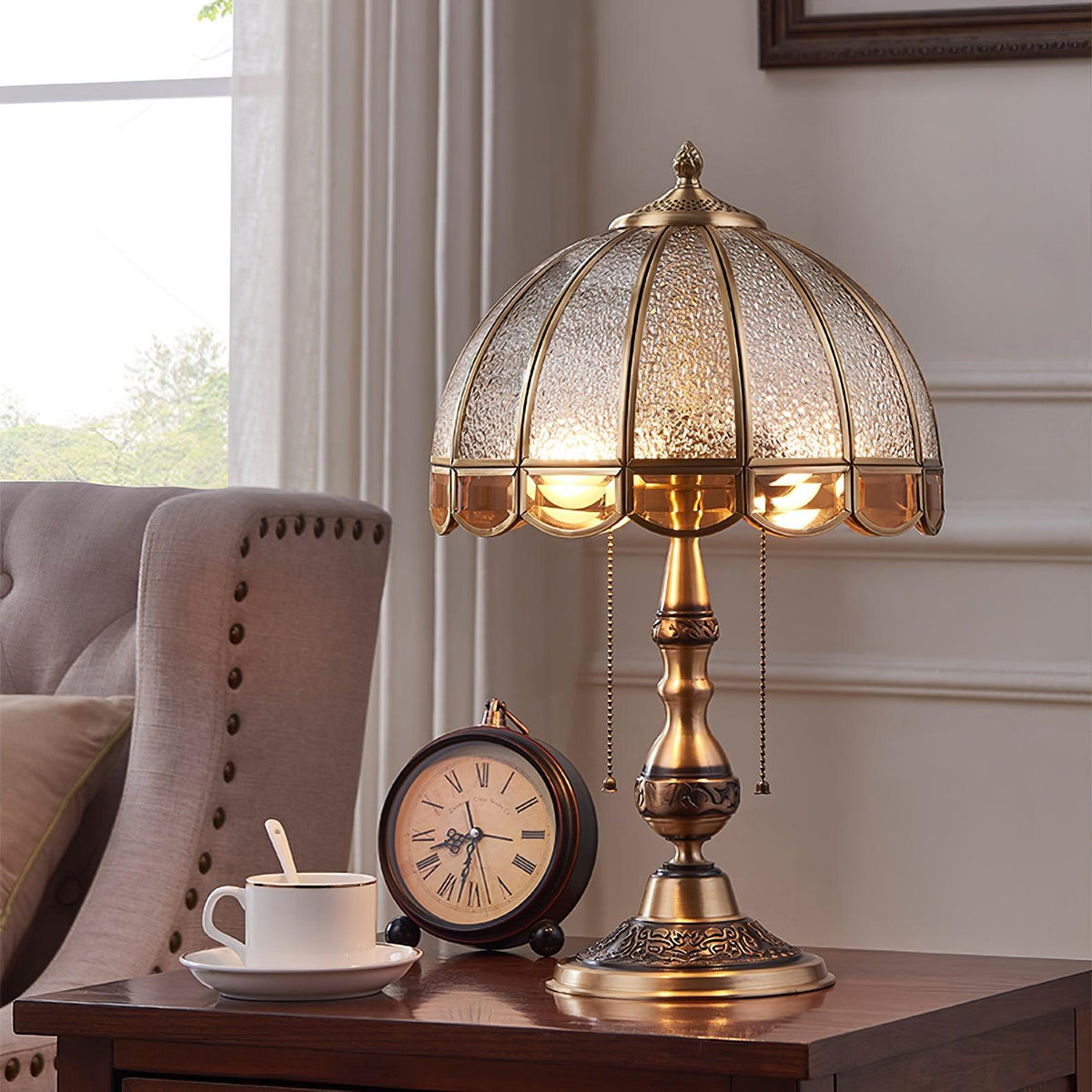 Brillix glamourøs bordlampe i messing og glas