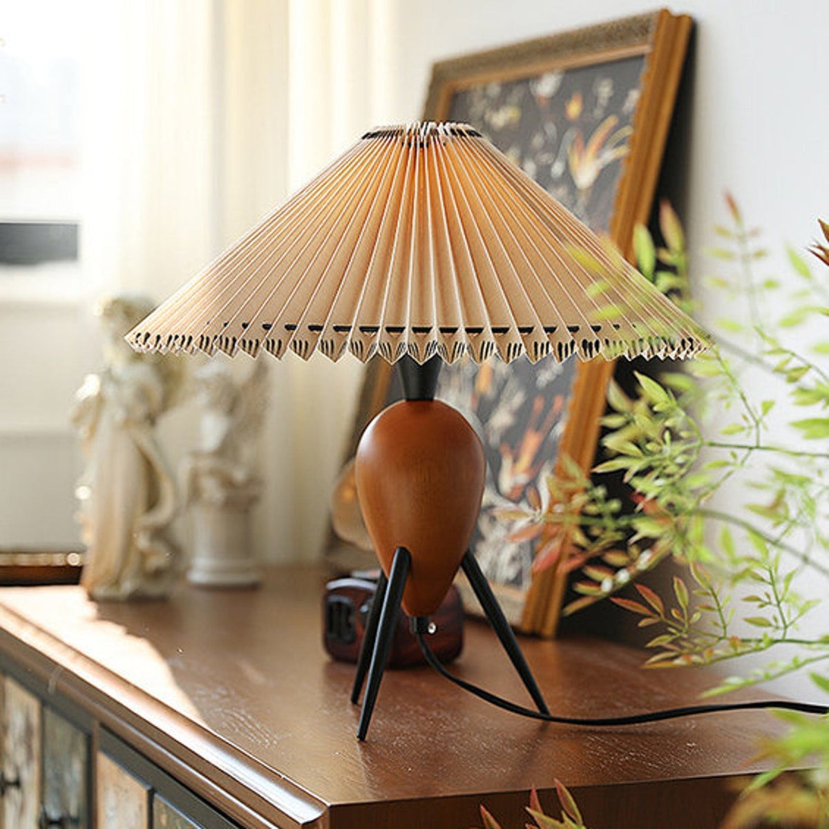 Candeeiro de mesa retro Elyse em madeira e tecido