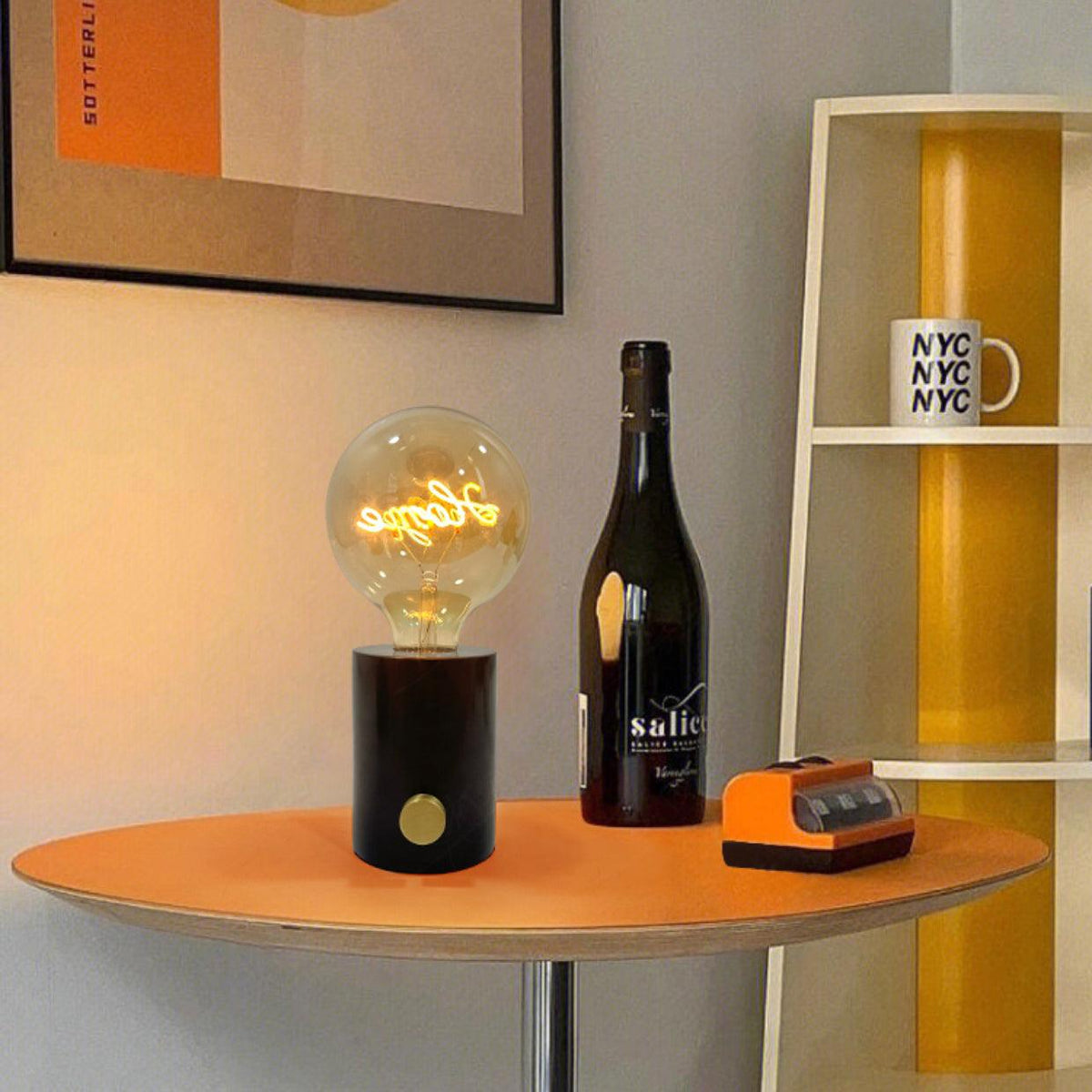 Cosoril tecknad bordslampa med handskar