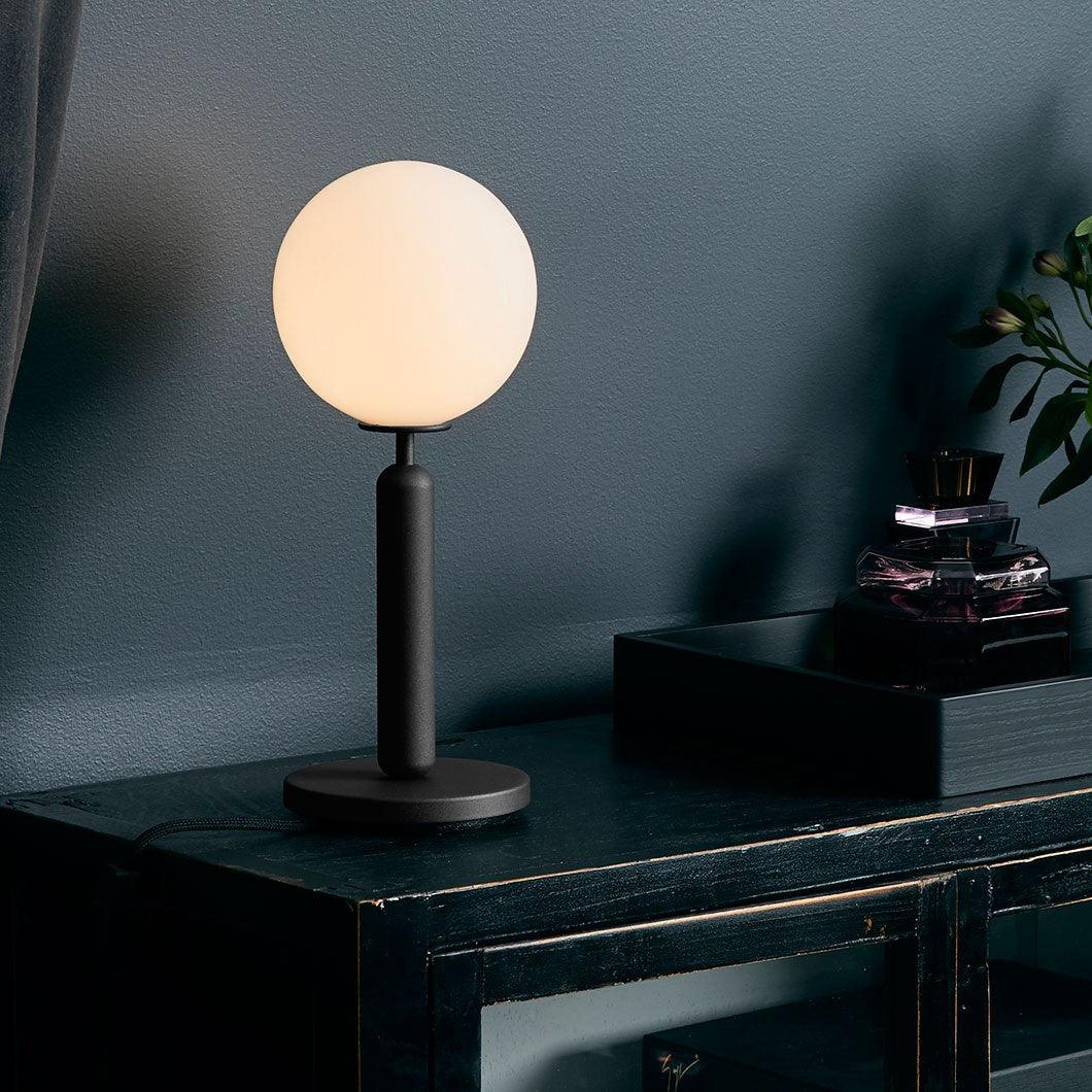 Eirelielle minimalistisk bordlampe i glas