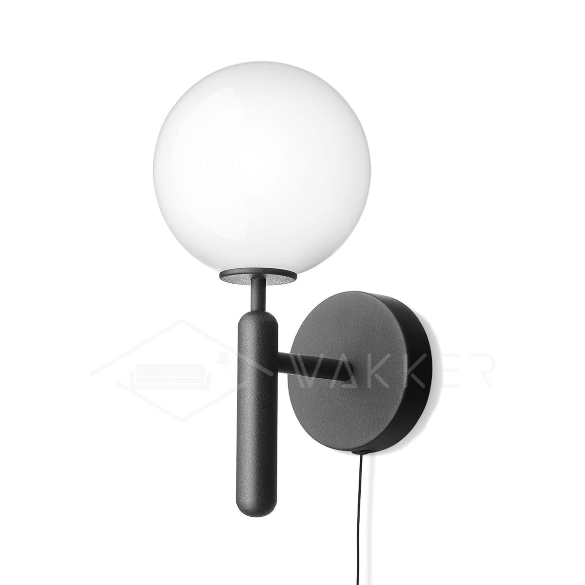 Kynlo vägglampa med stickpropp och glasklot, nordisk