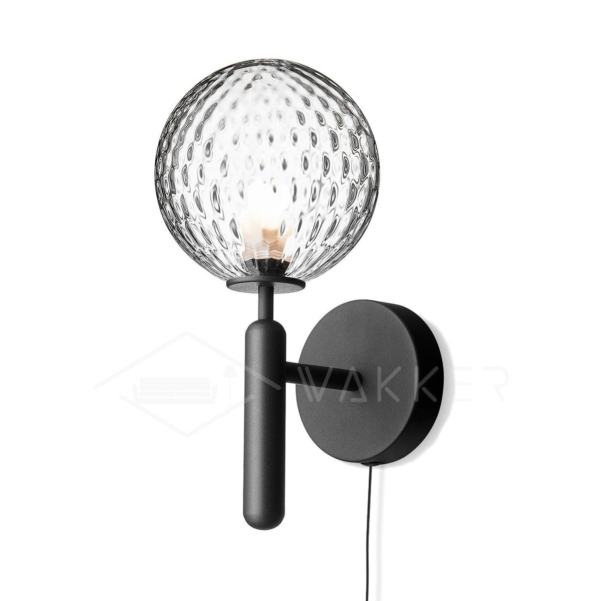 Kynlo vägglampa med stickpropp och glasklot, nordisk