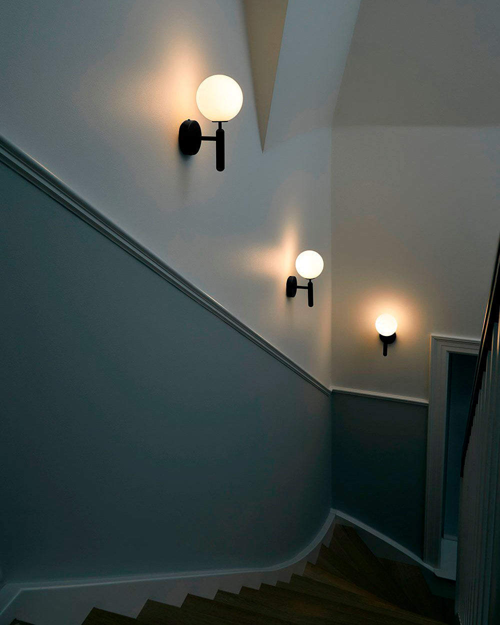 Candeeiro de parede moderno e minimalista em latão Culorara