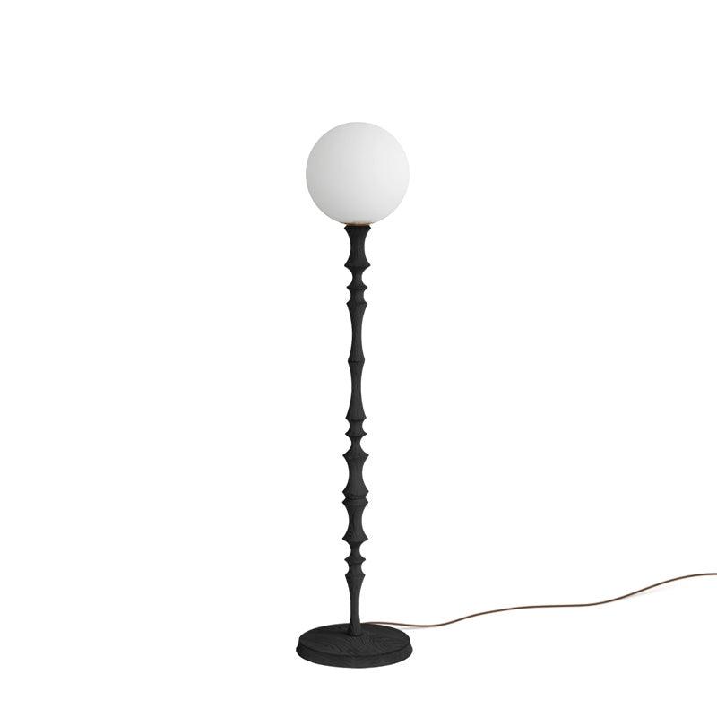 Vilten elegant gulvlampe i træ