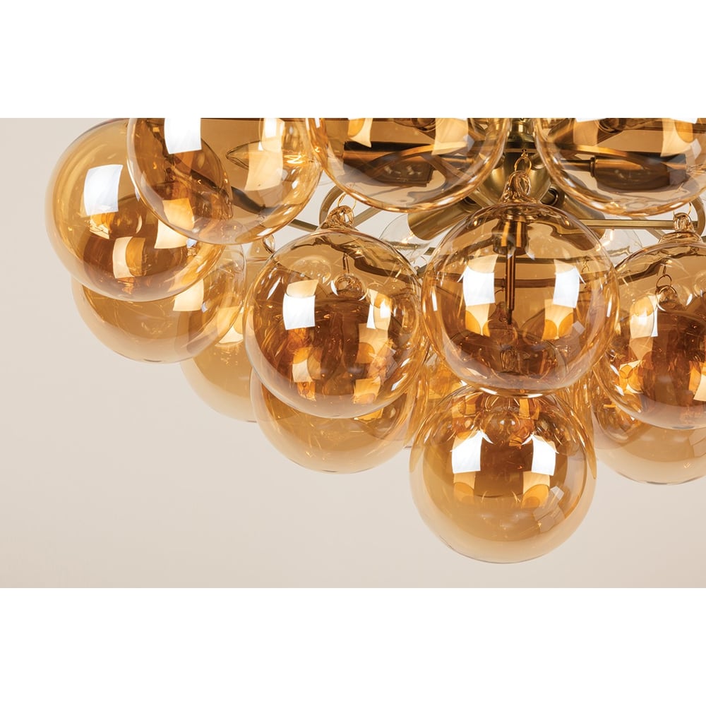 Candelabro Velineon, globo de vidro transparente, latão envelhecido, elegante