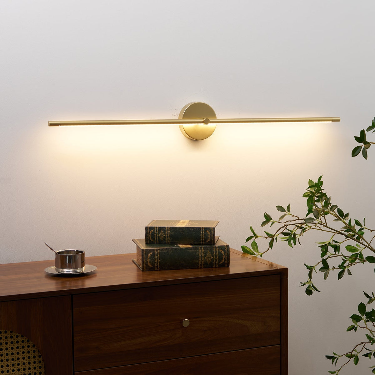 Minimalistisk modern linjär LED-vägglampa med stickkontakt