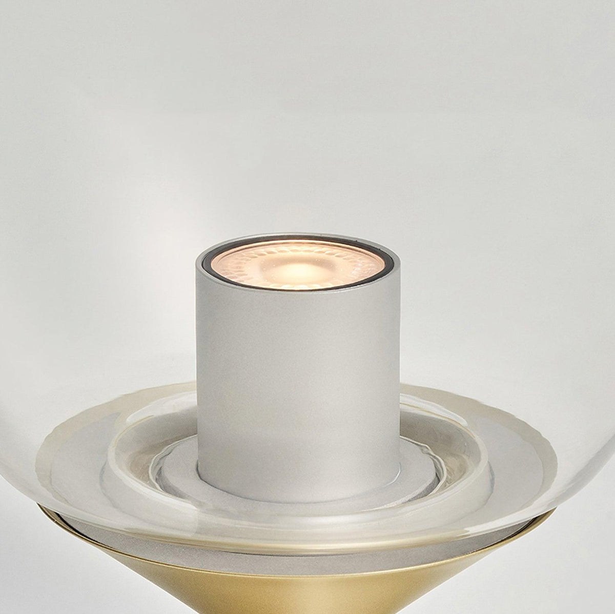 Unex kunstnerisk bordlampe i guld og glas