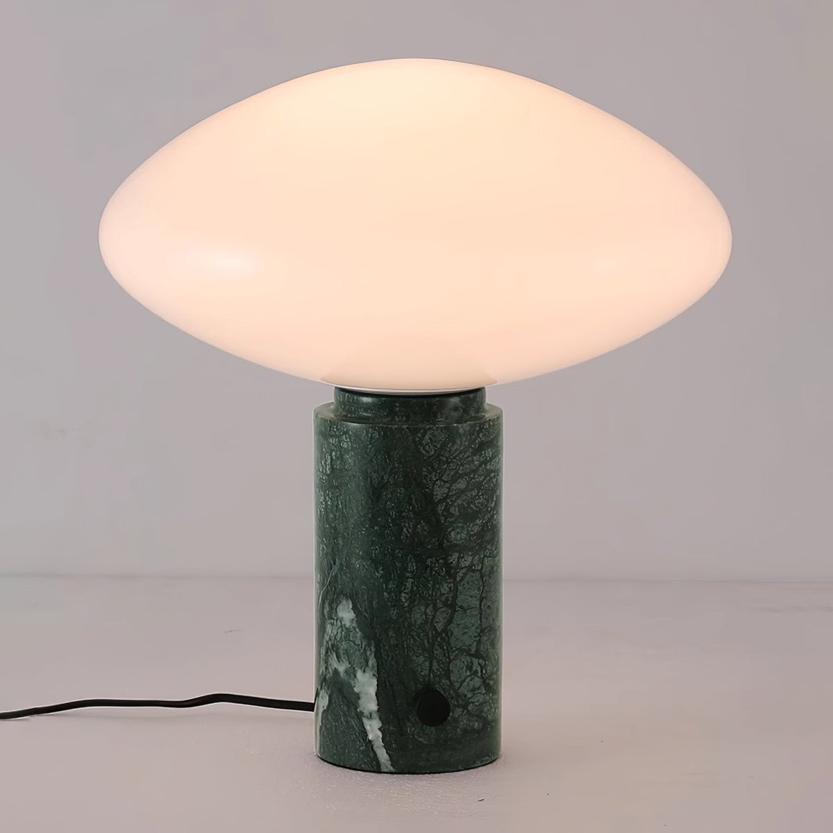 Lioralira Bordslampa med glasskärm och bas i grön marmor