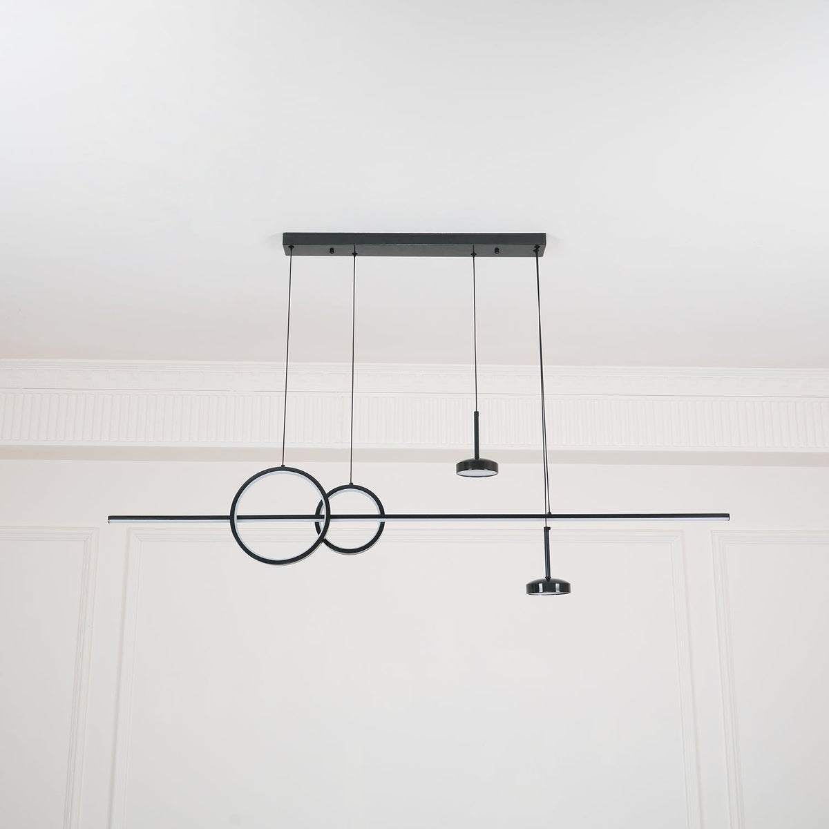 Tildas geometriske ringpendel minimalistisk