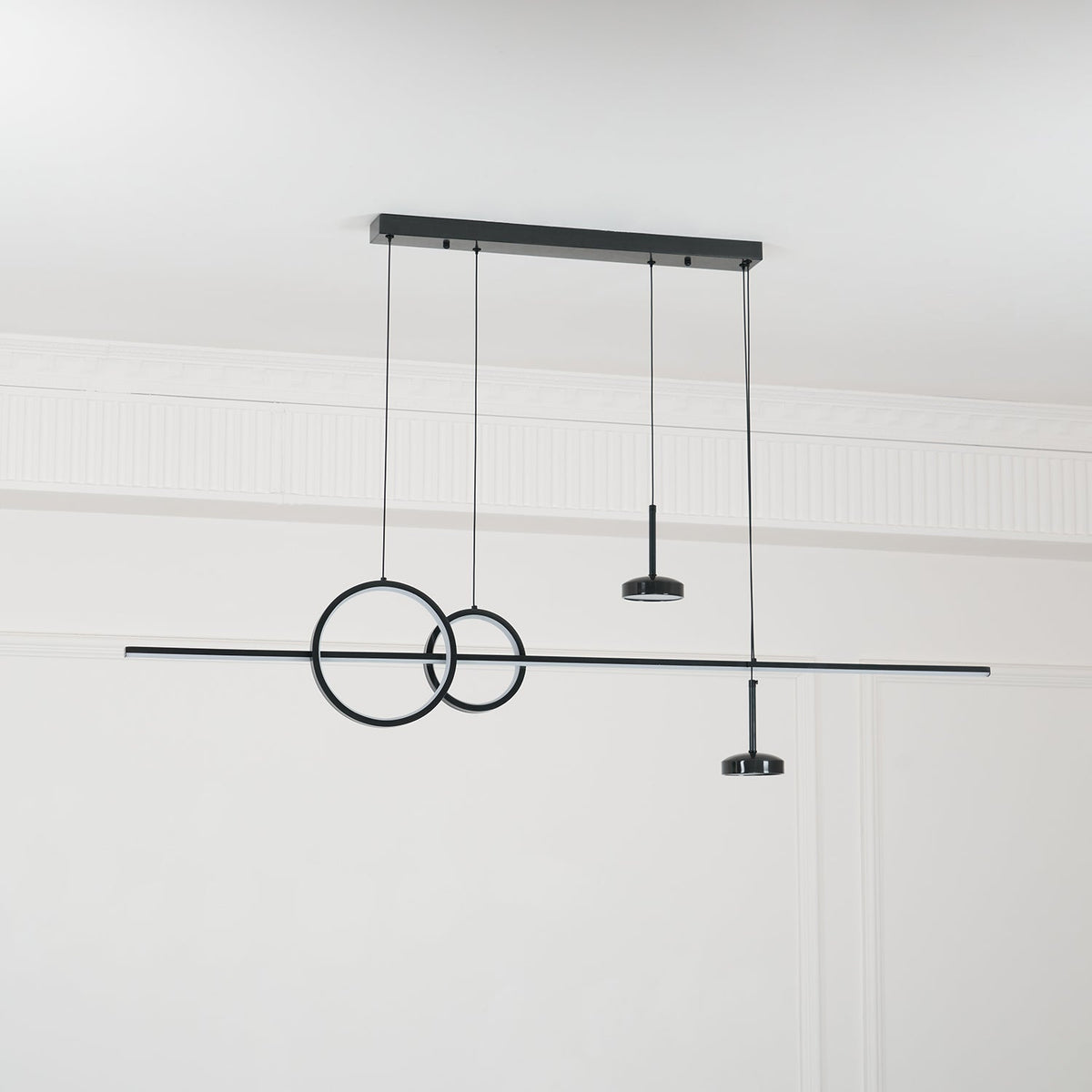 Tildas geometriske ringpendel minimalistisk