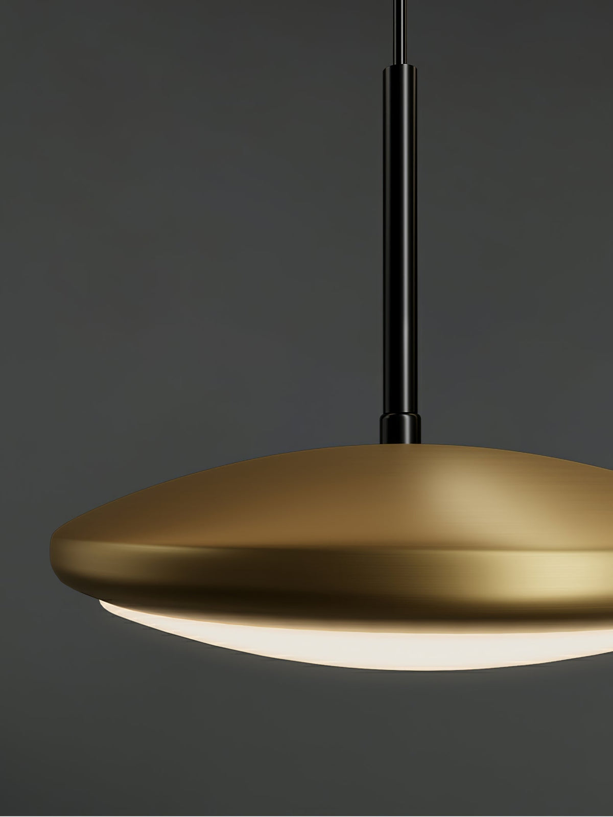 Tildas geometriske ringpendel minimalistisk