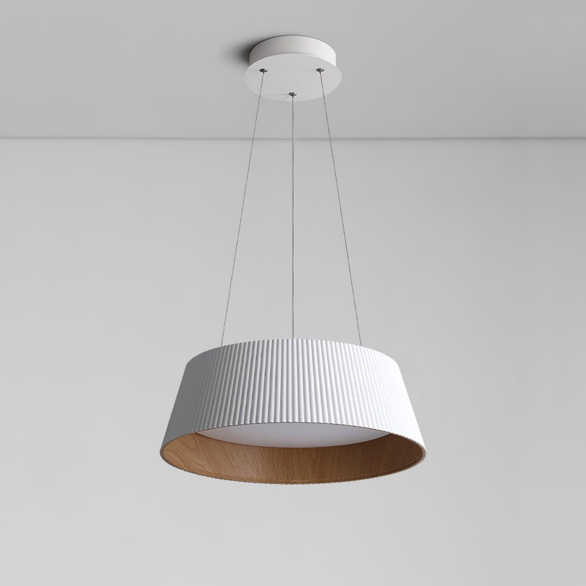 Eru klassisk minimalistisk pendellampa