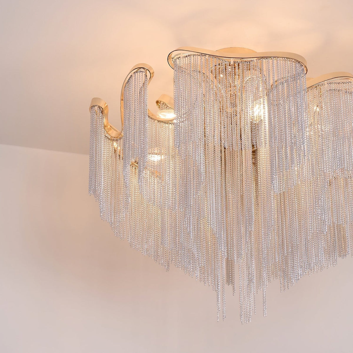 Mevrin modern taklampa med tofsar och konstnärlig design