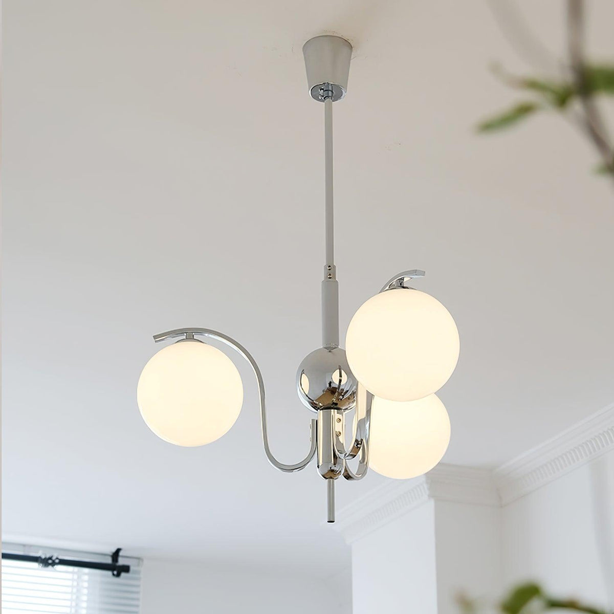 Eiroaria lysekrone i krom og glas, art deco, elegant
